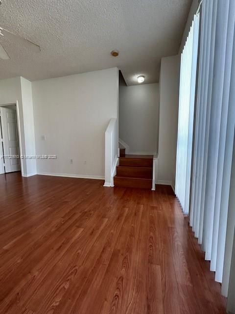 For Rent: $2,100 (1 beds, 1 baths, 878 Square Feet)