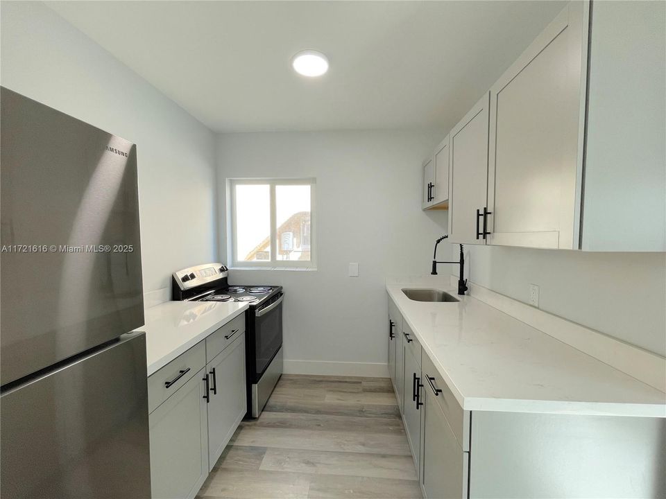 For Rent: $1,600 (1 beds, 1 baths, 450 Square Feet)