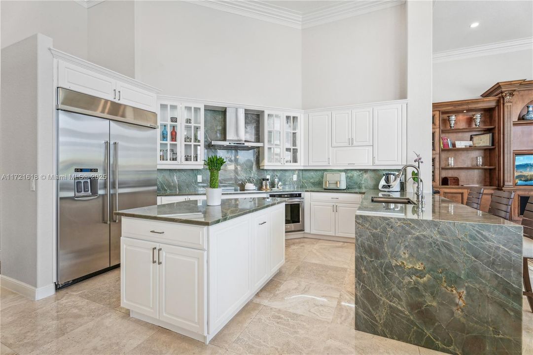 最近租的: $13,500 (6 贝兹, 5 浴室, 4979 平方英尺)