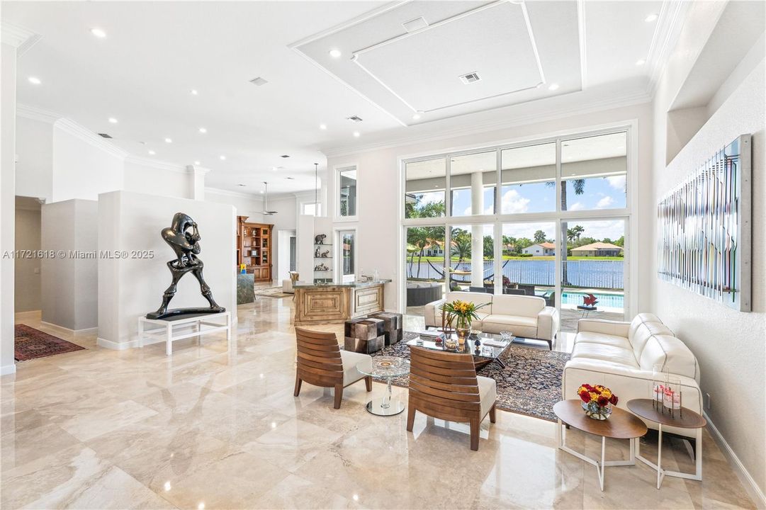 最近租的: $13,500 (6 贝兹, 5 浴室, 4979 平方英尺)