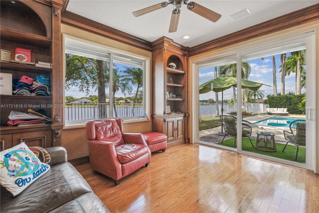 最近租的: $13,500 (6 贝兹, 5 浴室, 4979 平方英尺)