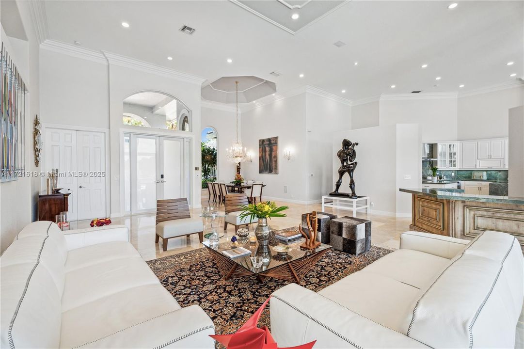 最近租的: $13,500 (6 贝兹, 5 浴室, 4979 平方英尺)