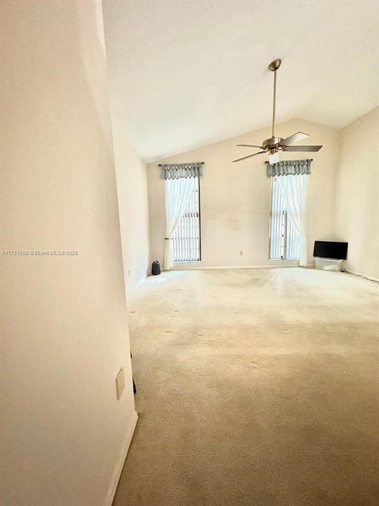 Recently Rented: $2,150 (3 beds, 2 baths, 2073 Square Feet)