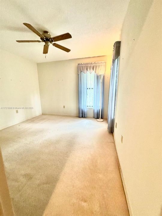 Recently Rented: $2,150 (3 beds, 2 baths, 2073 Square Feet)