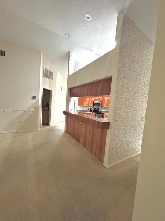 Recently Rented: $2,150 (3 beds, 2 baths, 2073 Square Feet)