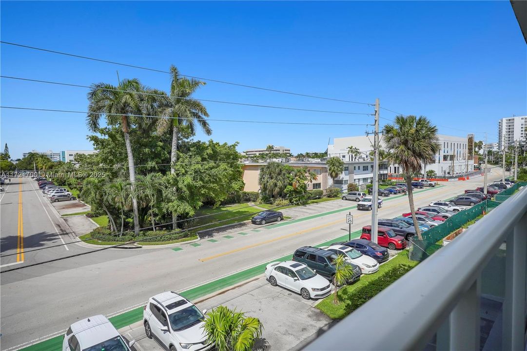 待售: $499,000 (1 贝兹, 1 浴室, 1040 平方英尺)