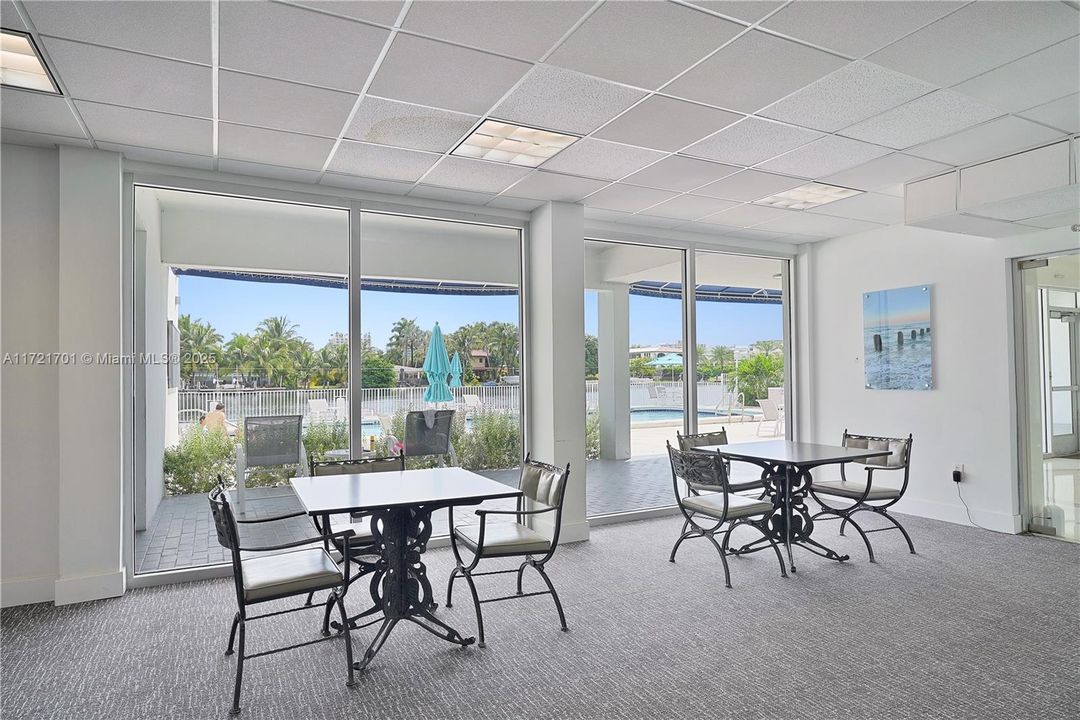 На продажу: $499,000 (1 спален, 1 ванн, 1040 Квадратных фут)