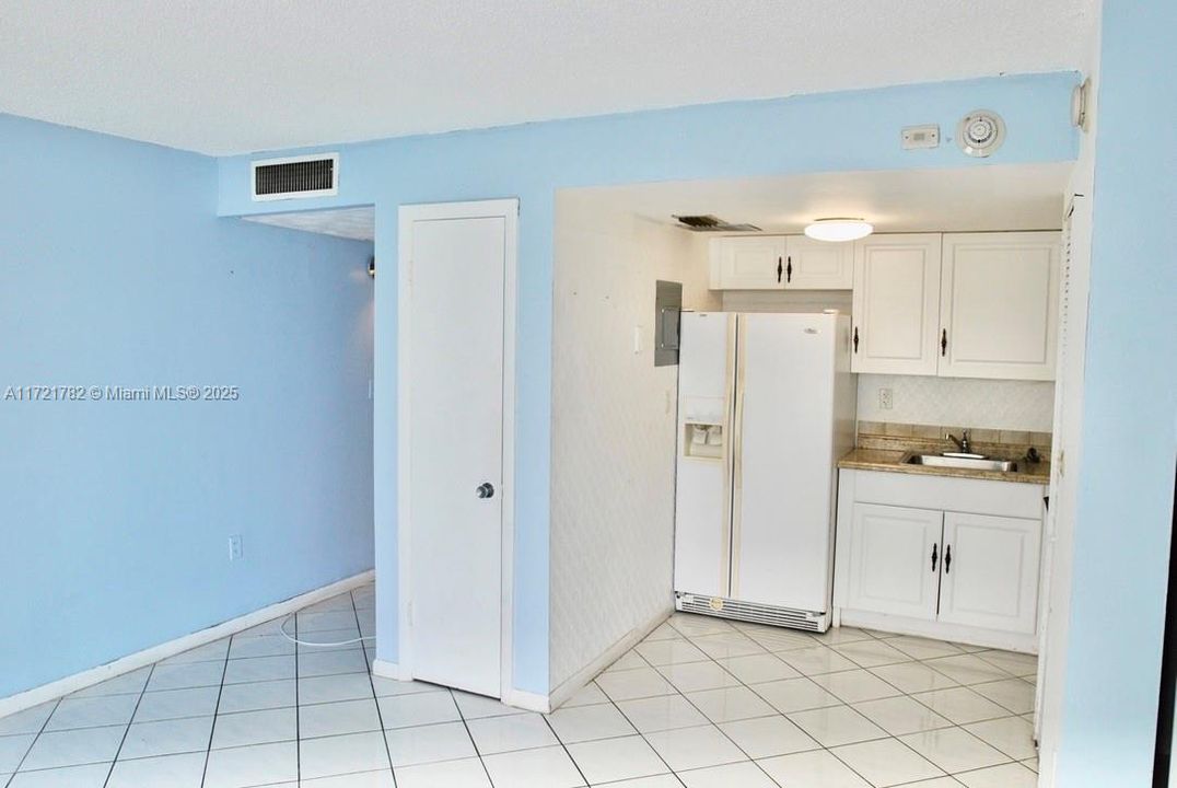 На продажу: $200,000 (0 спален, 1 ванн, 507 Квадратных фут)