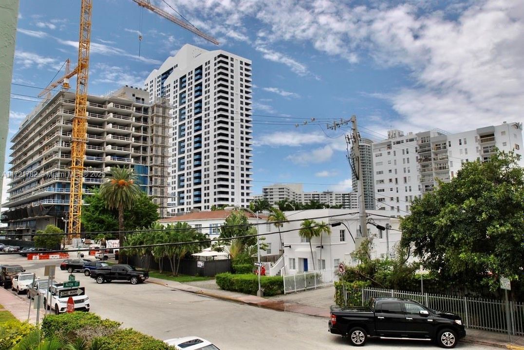 На продажу: $200,000 (0 спален, 1 ванн, 507 Квадратных фут)