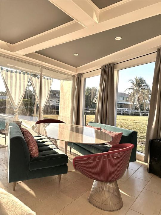 Recently Sold: $8,250,000 (4 beds, 4 baths, 4111 Square Feet)