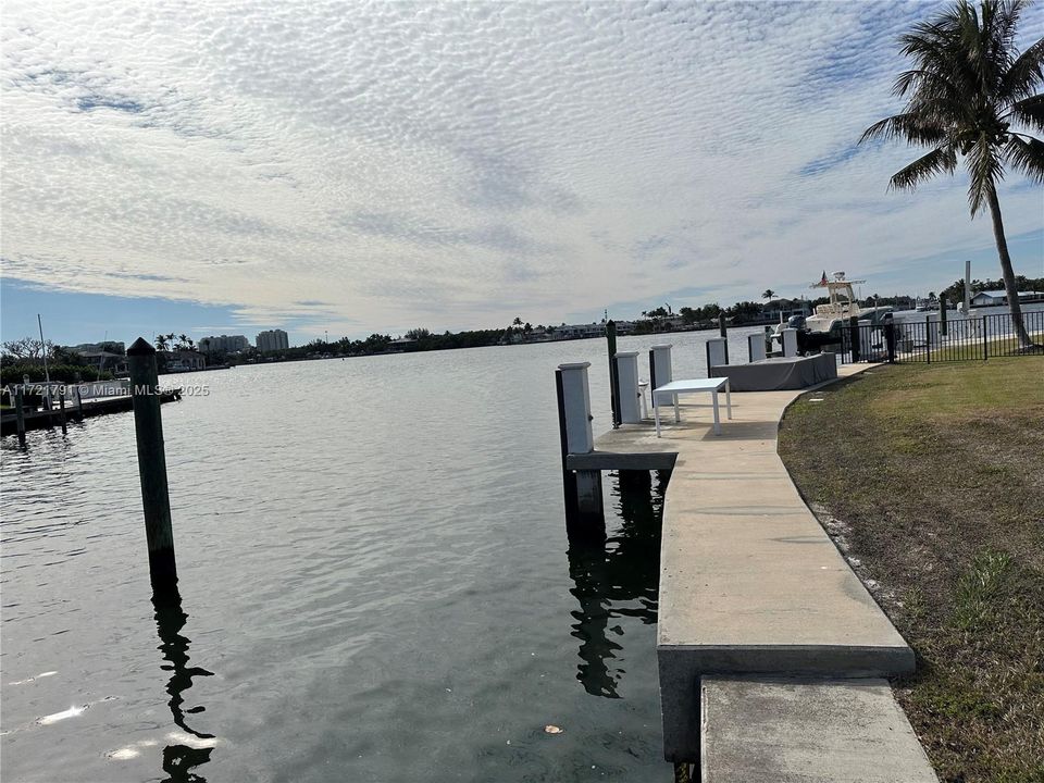 Recently Sold: $8,250,000 (4 beds, 4 baths, 4111 Square Feet)