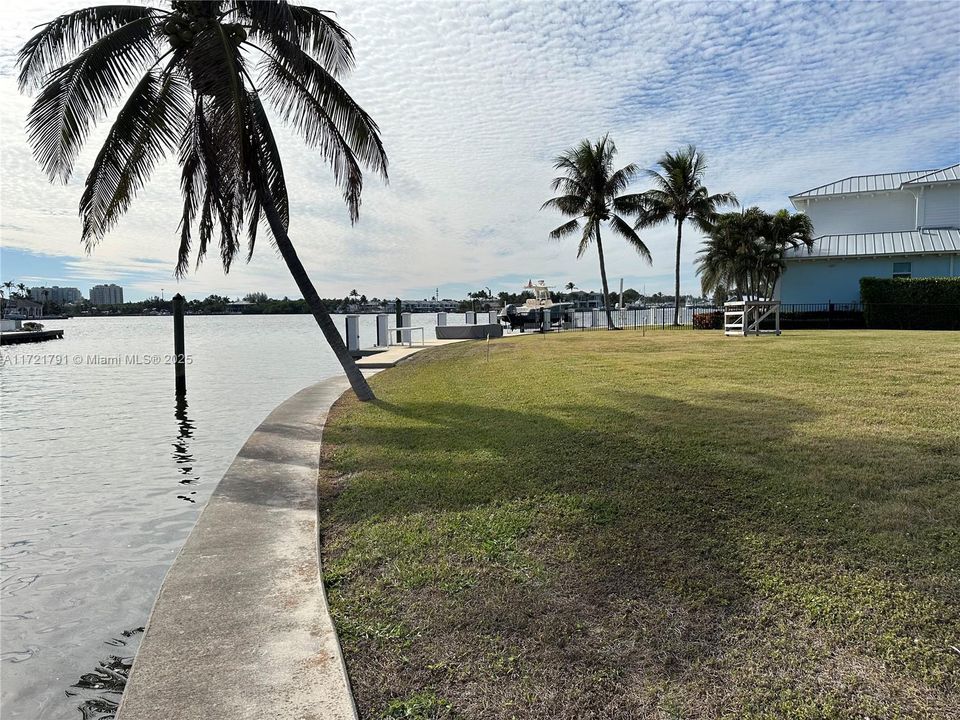 Recently Sold: $8,250,000 (4 beds, 4 baths, 4111 Square Feet)