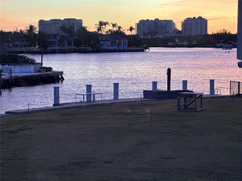 Recently Sold: $8,250,000 (4 beds, 4 baths, 4111 Square Feet)