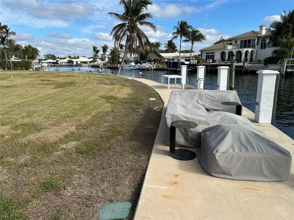 Recently Sold: $8,250,000 (4 beds, 4 baths, 4111 Square Feet)