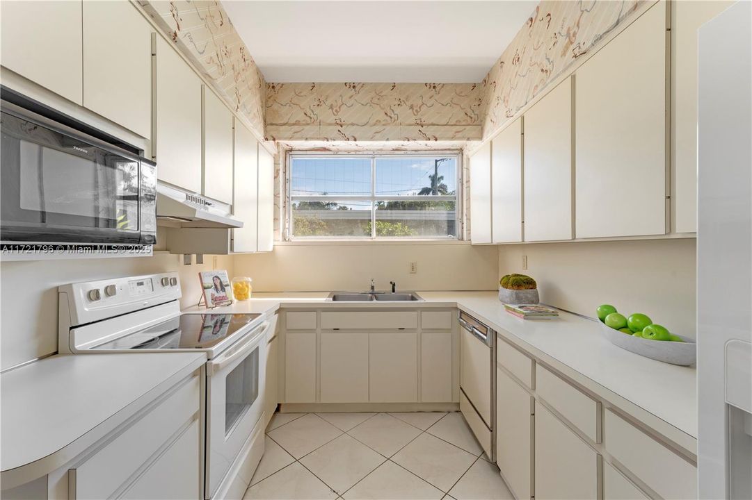 Recently Sold: $2,800,000 (0.23 acres)