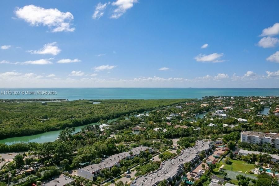 ] BISCAYNE BAY VIEWS FROM PH 27E BEDROOMS