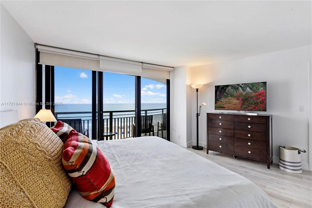 Activo con contrato: $8,500 (2 camas, 2 baños, 1468 Pies cuadrados)