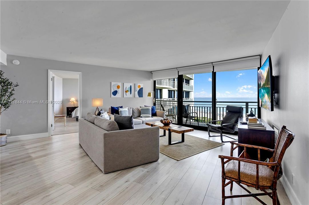 Activo con contrato: $8,500 (2 camas, 2 baños, 1468 Pies cuadrados)