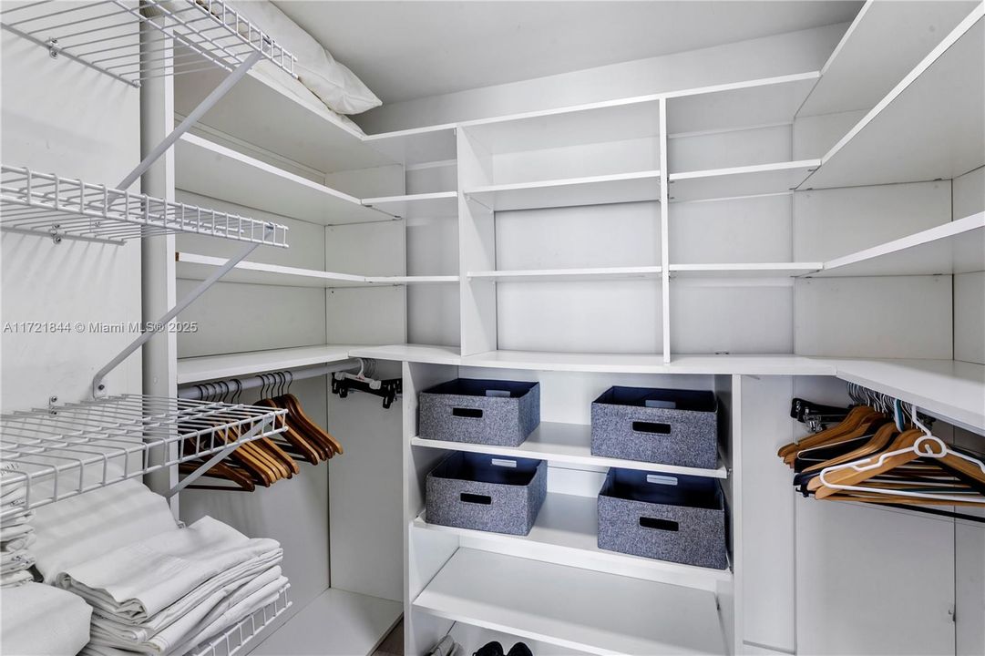 Activo con contrato: $8,500 (2 camas, 2 baños, 1468 Pies cuadrados)