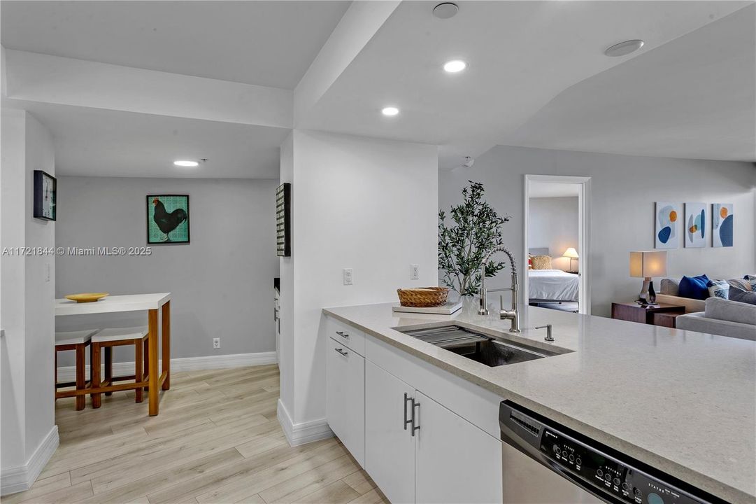 Activo con contrato: $8,500 (2 camas, 2 baños, 1468 Pies cuadrados)