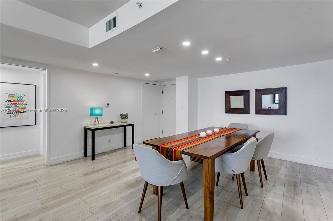 Activo con contrato: $8,500 (2 camas, 2 baños, 1468 Pies cuadrados)