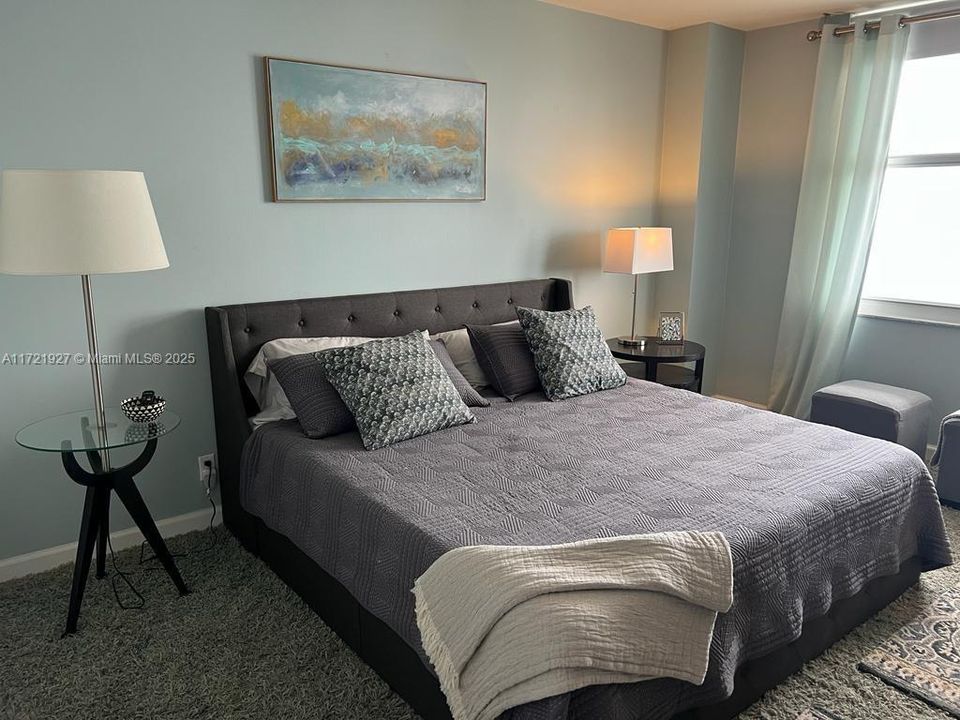 For Rent: $4,900 (2 beds, 2 baths, 1248 Square Feet)