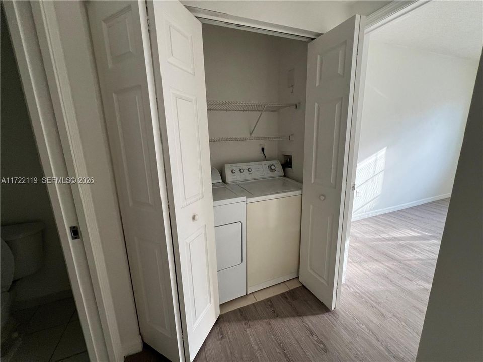 На продажу: $264,900 (2 спален, 2 ванн, 977 Квадратных фут)