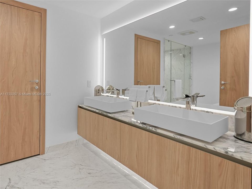 For Sale: $3,499,000 (3 beds, 3 baths, 2241 Square Feet)