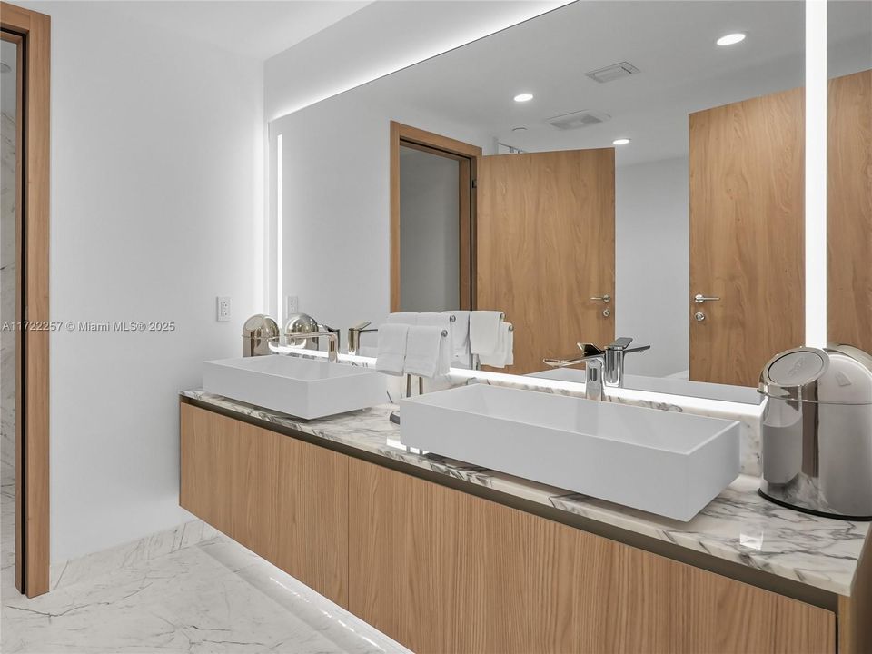 For Sale: $3,499,000 (3 beds, 3 baths, 2241 Square Feet)