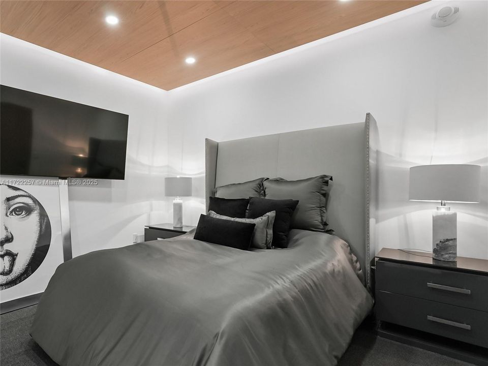 For Sale: $3,499,000 (3 beds, 3 baths, 2241 Square Feet)