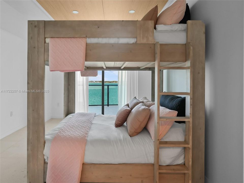 For Sale: $3,499,000 (3 beds, 3 baths, 2241 Square Feet)