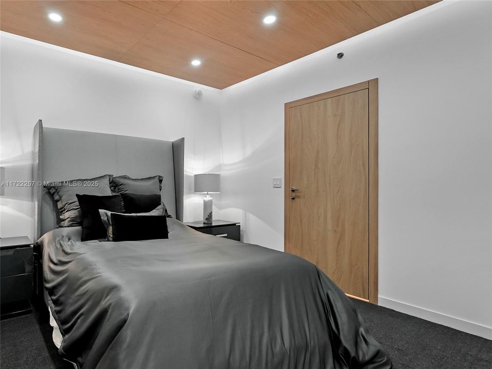 For Sale: $3,499,000 (3 beds, 3 baths, 2241 Square Feet)