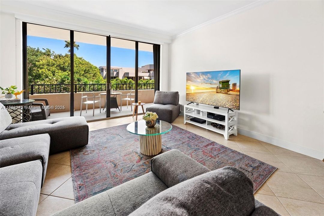 For Sale: $1,150,000 (2 beds, 2 baths, 1488 Square Feet)