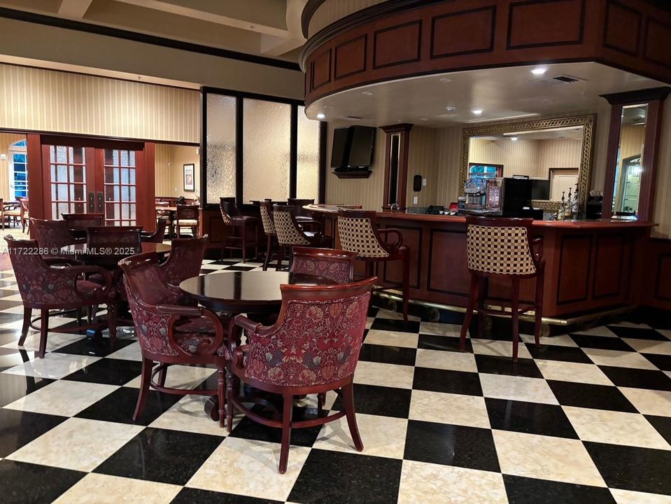 最近售出: $1,899,999 (3 贝兹, 3 浴室, 2635 平方英尺)