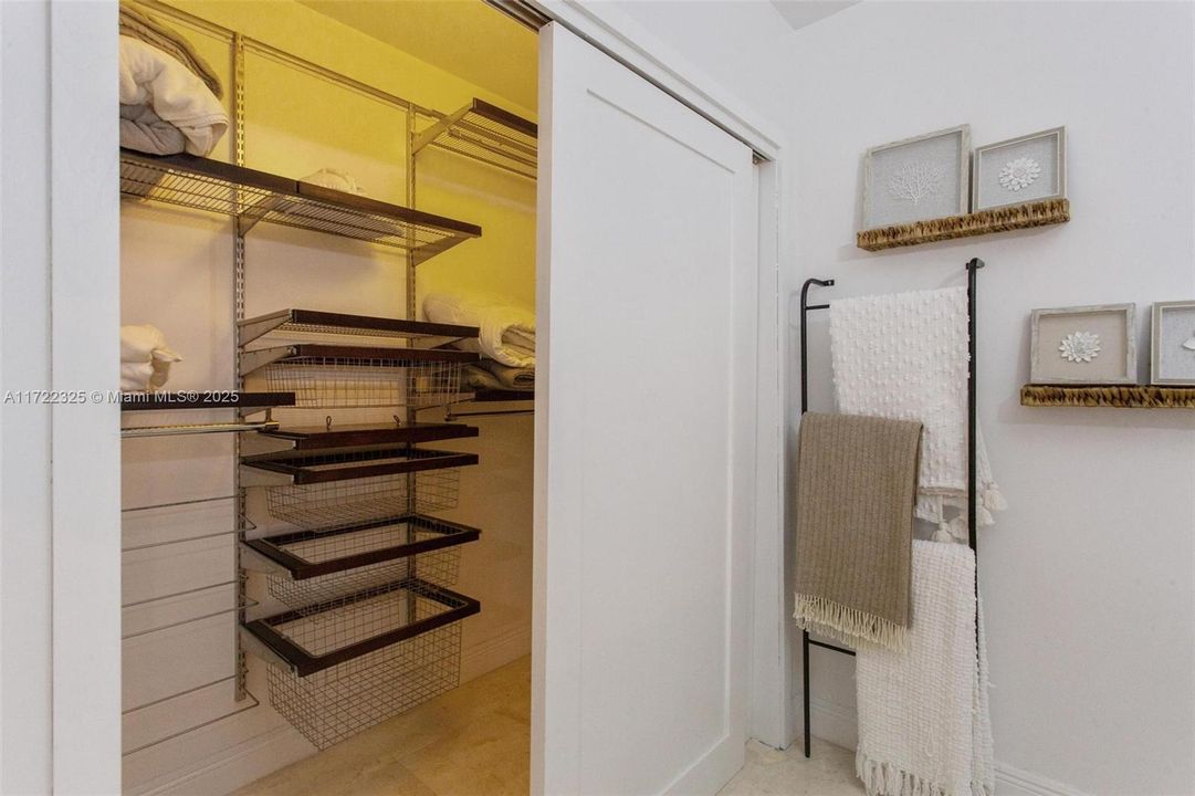 待售: $730,000 (1 贝兹, 1 浴室, 844 平方英尺)