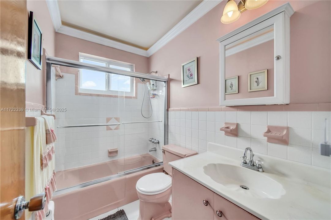 Недавно продано: $649,999 (3 спален, 2 ванн, 1257 Квадратных фут)