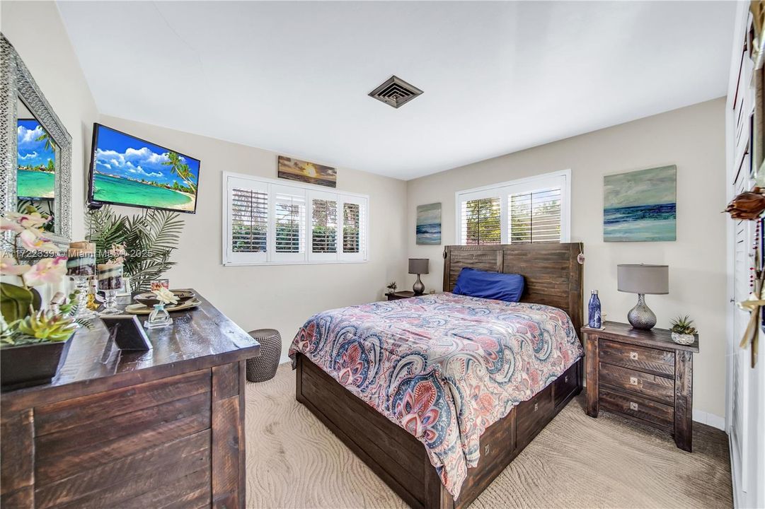 Недавно продано: $649,999 (3 спален, 2 ванн, 1257 Квадратных фут)