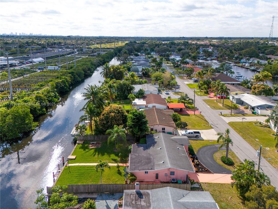 Недавно продано: $649,999 (3 спален, 2 ванн, 1257 Квадратных фут)