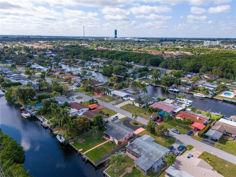 Недавно продано: $649,999 (3 спален, 2 ванн, 1257 Квадратных фут)