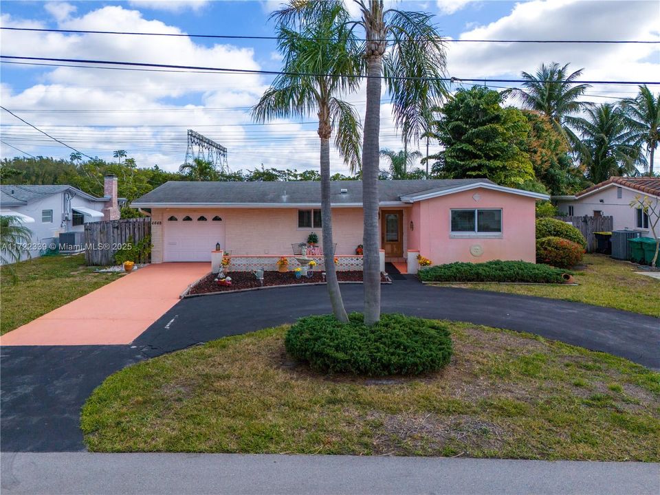 Недавно продано: $649,999 (3 спален, 2 ванн, 1257 Квадратных фут)