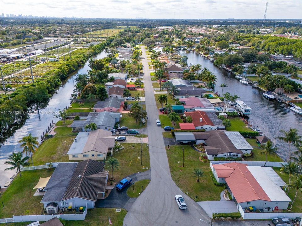 Недавно продано: $649,999 (3 спален, 2 ванн, 1257 Квадратных фут)