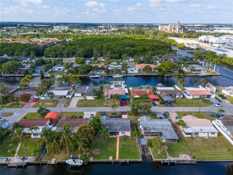 Недавно продано: $649,999 (3 спален, 2 ванн, 1257 Квадратных фут)