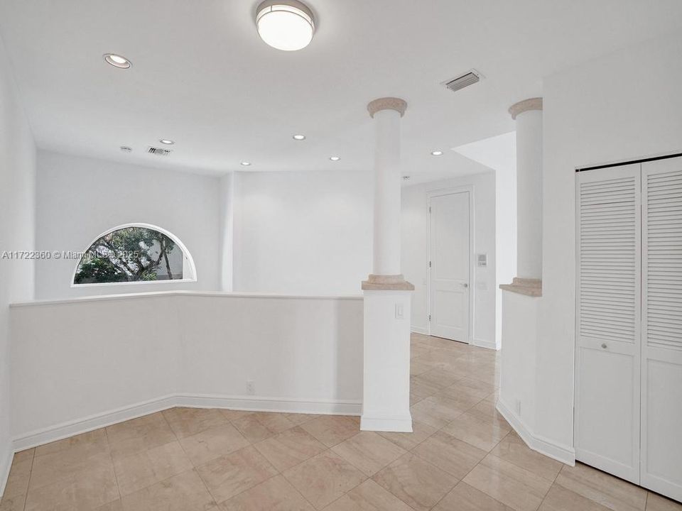 Active With Contract: $8,500 (3 beds, 4 baths, 2815 Square Feet)