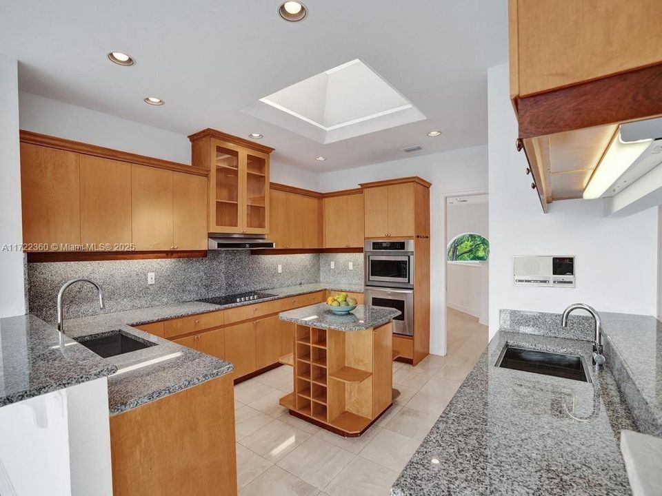 Active With Contract: $8,500 (3 beds, 4 baths, 2815 Square Feet)