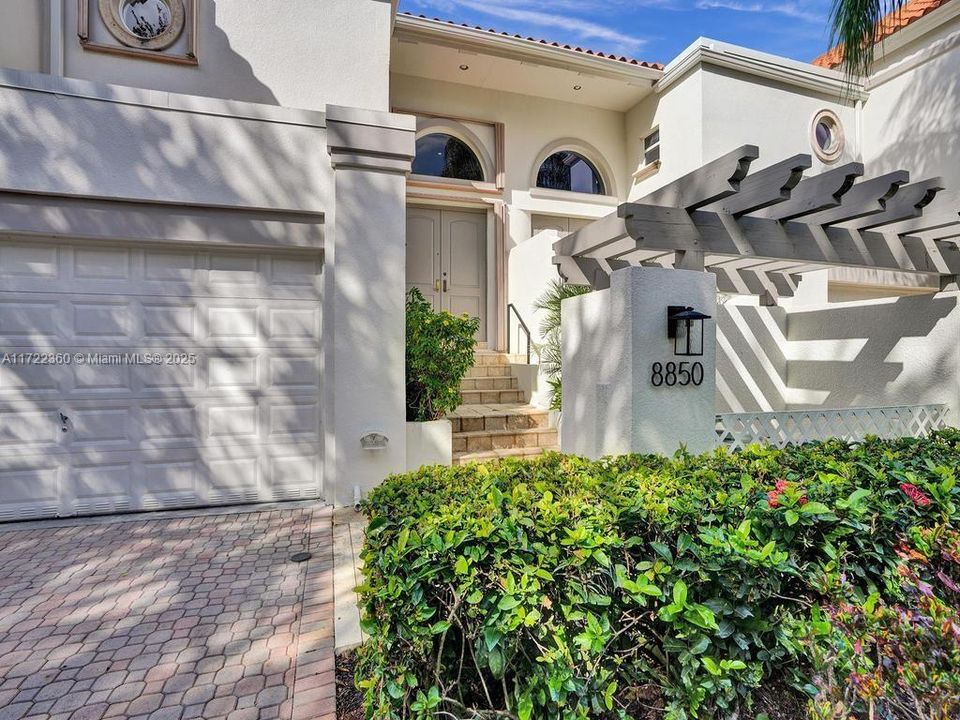 Active With Contract: $8,500 (3 beds, 4 baths, 2815 Square Feet)