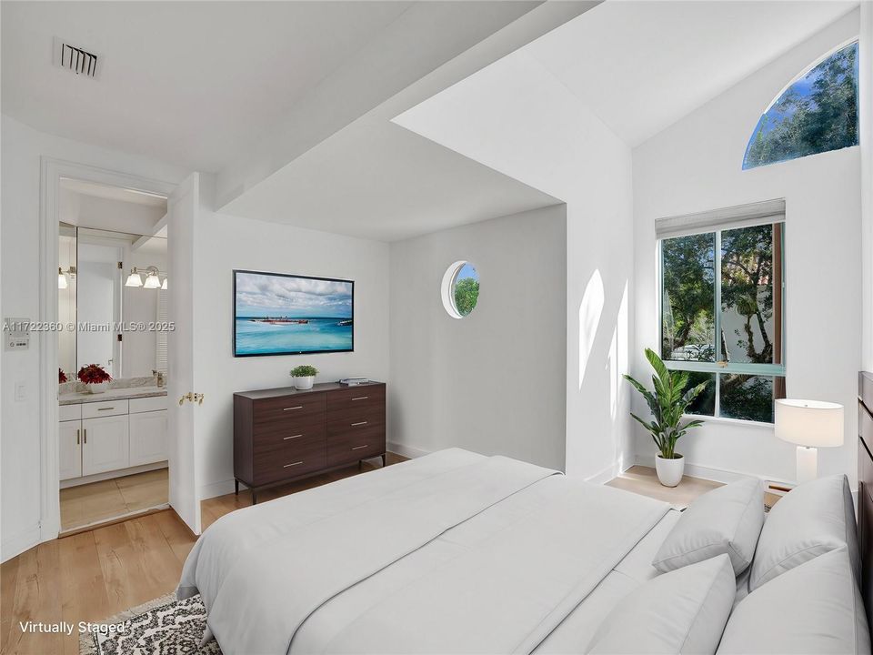 Active With Contract: $8,500 (3 beds, 4 baths, 2815 Square Feet)