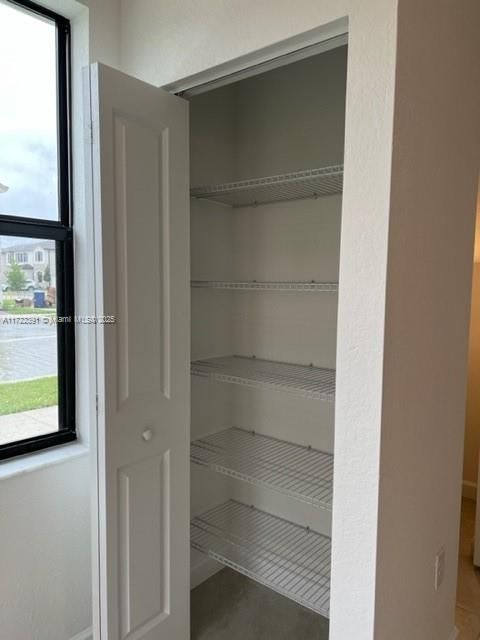 For Sale: $450,000 (3 beds, 3 baths, 1380 Square Feet)