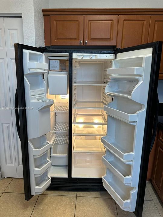 En Venta: $260,000 (2 camas, 2 baños, 1048 Pies cuadrados)