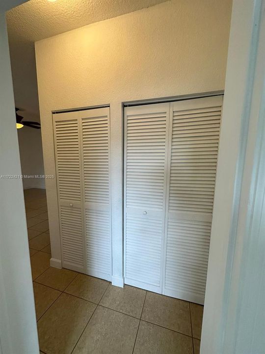 En Venta: $260,000 (2 camas, 2 baños, 1048 Pies cuadrados)