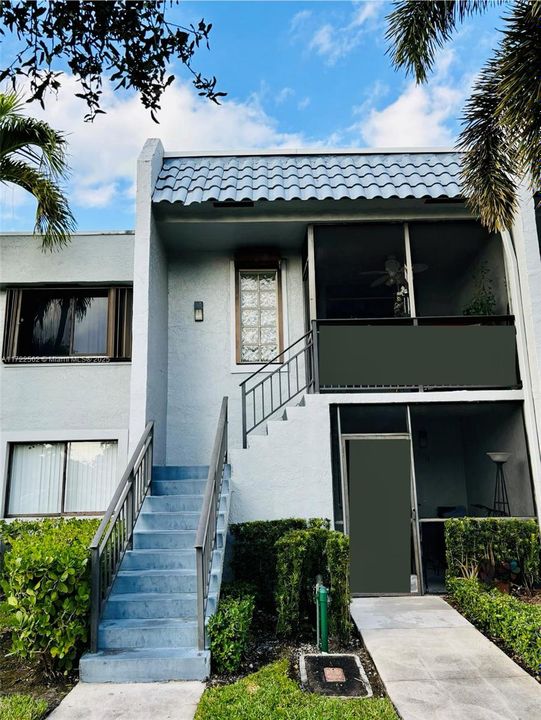 Недавно продано: $297,500 (2 спален, 2 ванн, 1220 Квадратных фут)